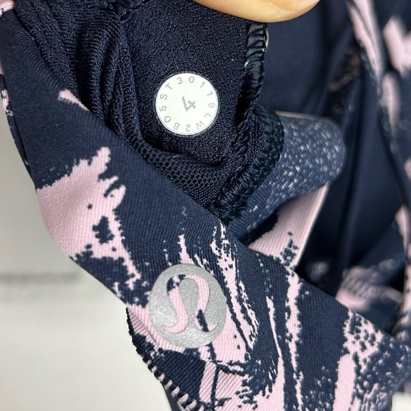 Lululemon Free To Be Serene Bra High Neck size 4 - Picture 6 of 6